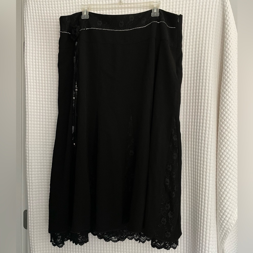 MICHEL Black skirt. Size 2 XL.
